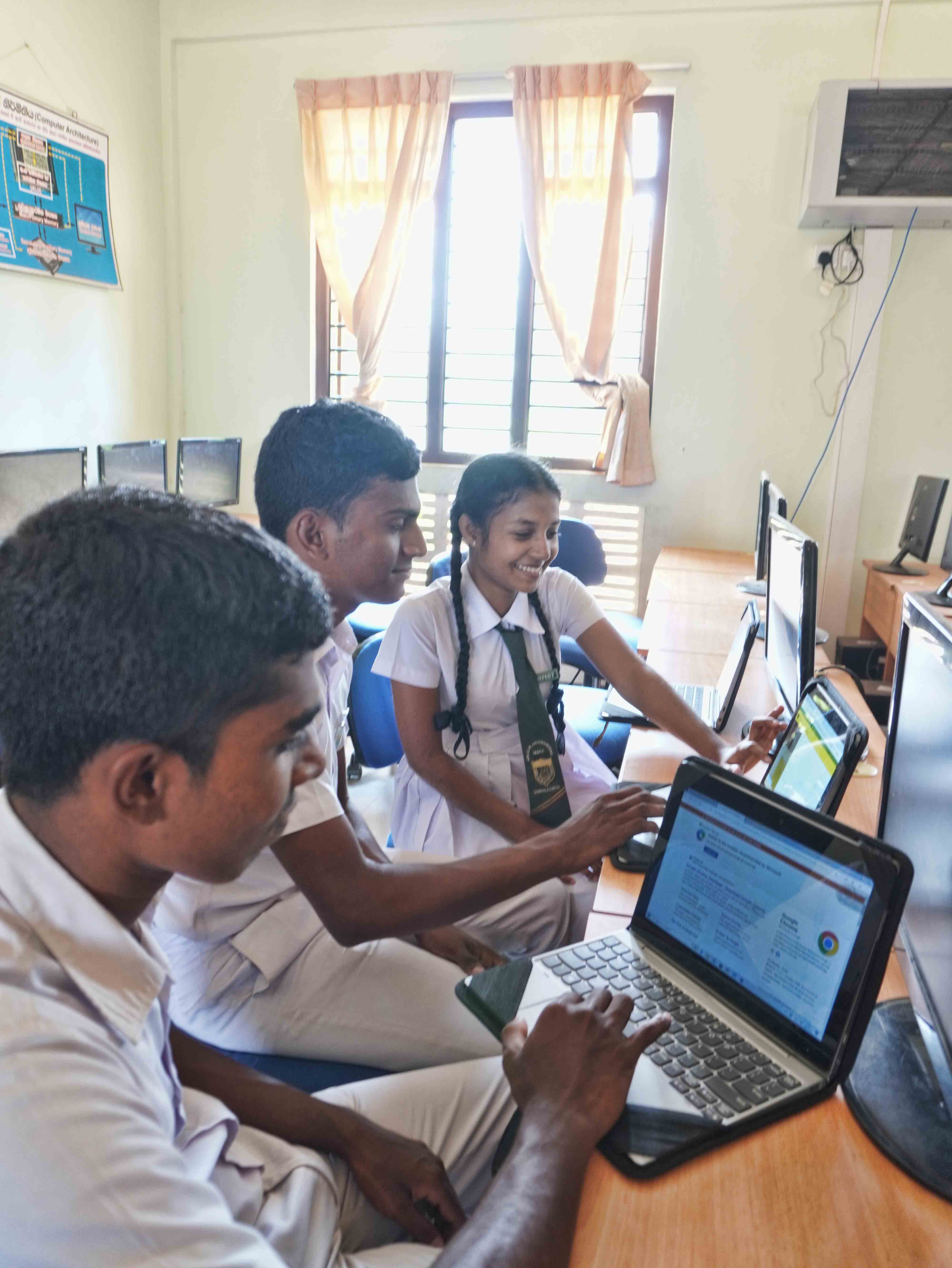 වෙබ් අඩවි සංවර්ධන කණ්ඩායම